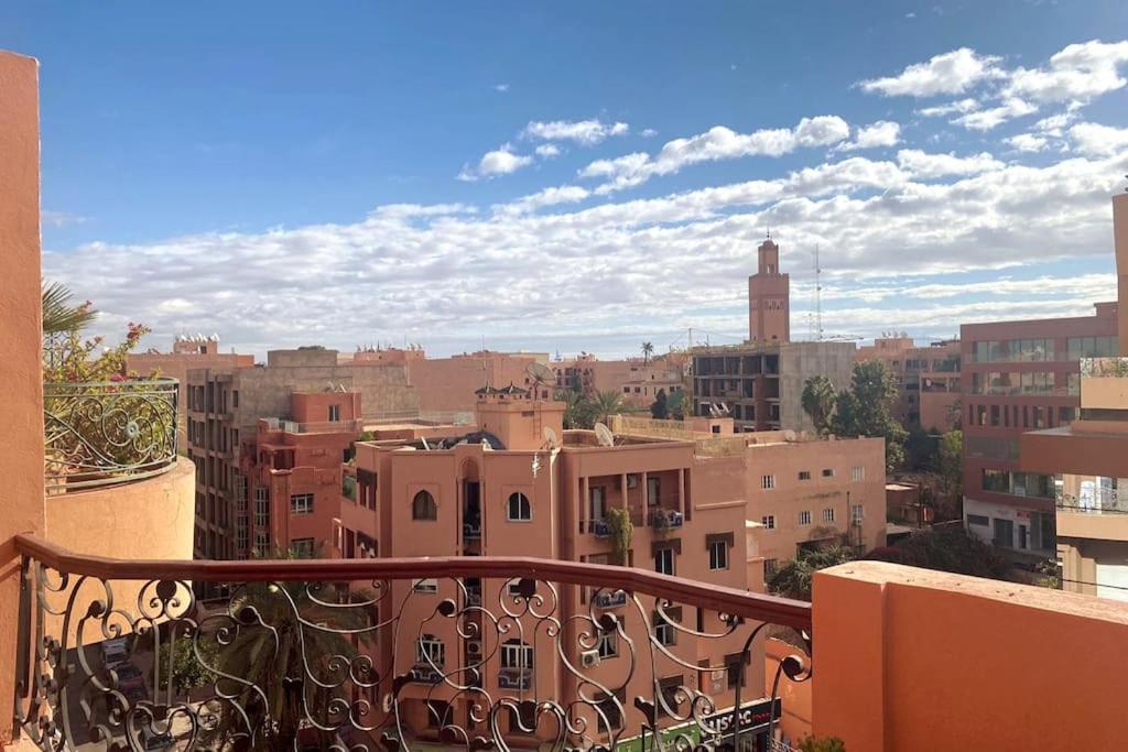 Sunny Terrace & Comfy Beds In Marrakech Lägenhet Marrakesh Exteriör bild
